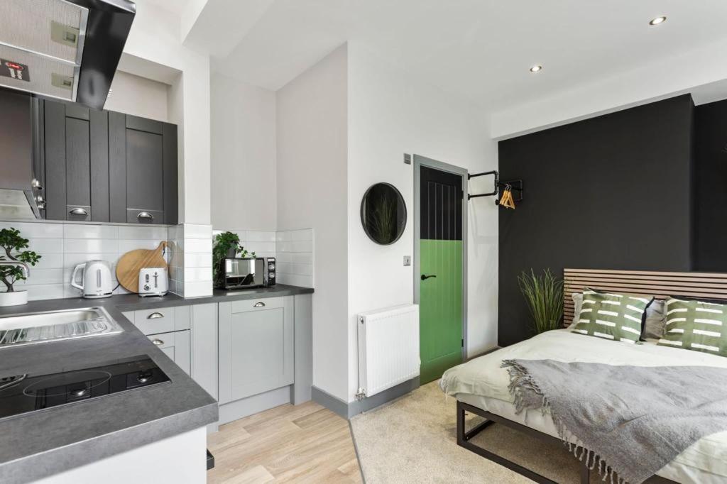 Apartmán ✰Onpoint -Modern & Fresh Studio Apt Close To Centre - Convenient!✰ Beeston  Exteriér fotografie
